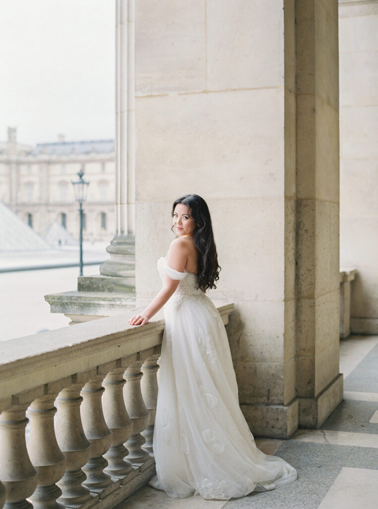 bride-shoot-at-Louvre-Paris